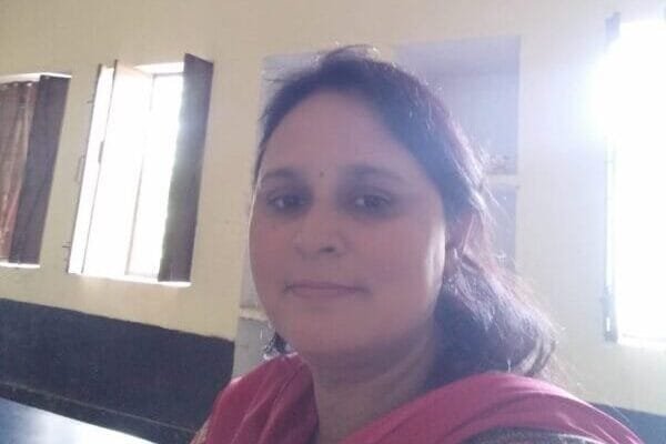 कविताओं के जरिये जटिल विषयों को आसान तरीके से बच्चों को पढ़ा रही हैं आदर्श शिक्षिका असमा सुबहानी