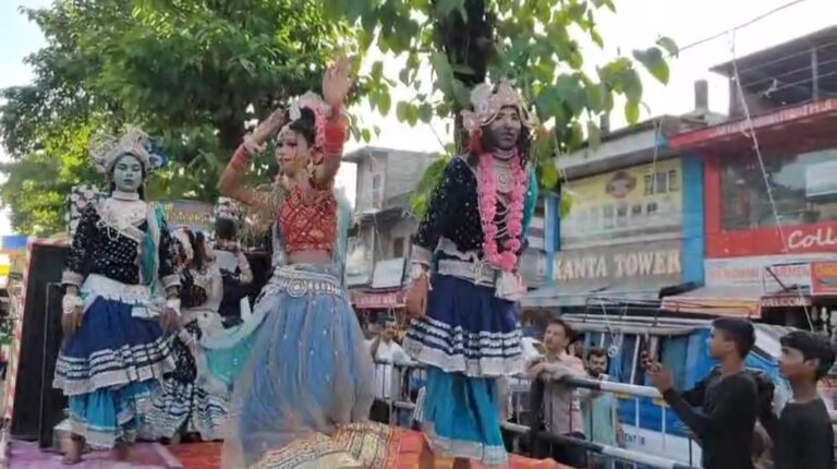 विकासनगर में श्री कृष्ण भक्तिमय भव्य शोभायात्रा का आयोजन