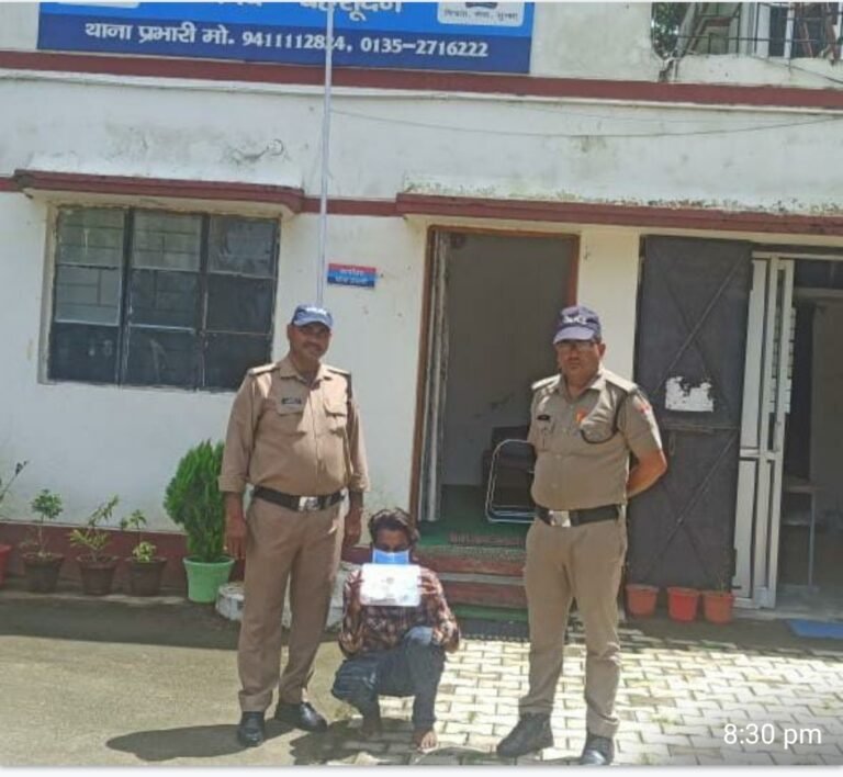 बसंत विहार क्षेत्र में हुई चोरी की घटना का दून पुलिस ने किया अनावरण