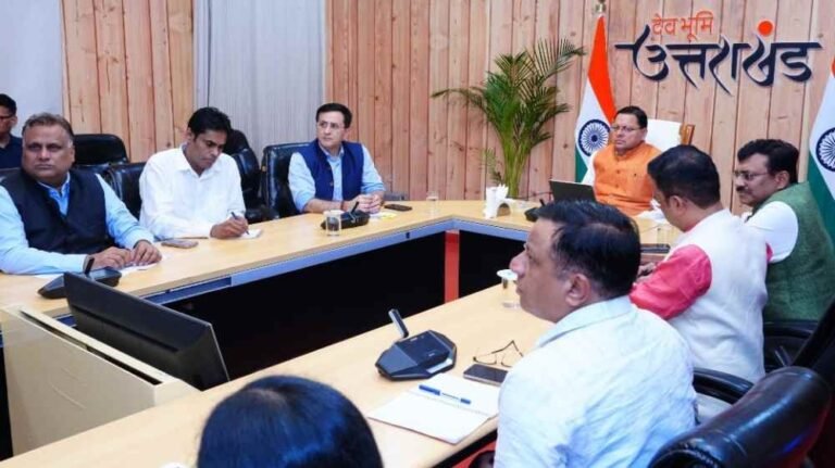 नेपाल में उत्पन्न राजनीतिक हालातों के मद्देनजर सीएम धामी ने ली बैठक, अंतरराष्ट्रीय सीमाओं पर सुरक्षा को लेकर की संपूर्ण स्थिति की समीक्षा