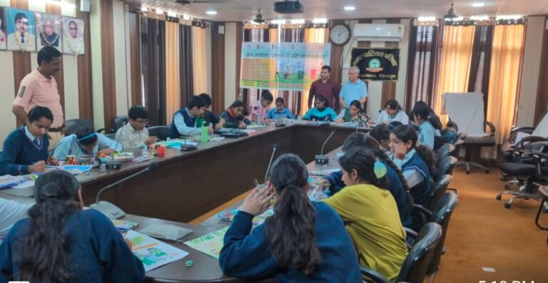 विकासनगर नगरपालिका के द्वारा स्वच्छता एवं पर्यावरण संरक्षक के प्रति जगरूकता के लिए चित्रकला का आयोजन किया गया